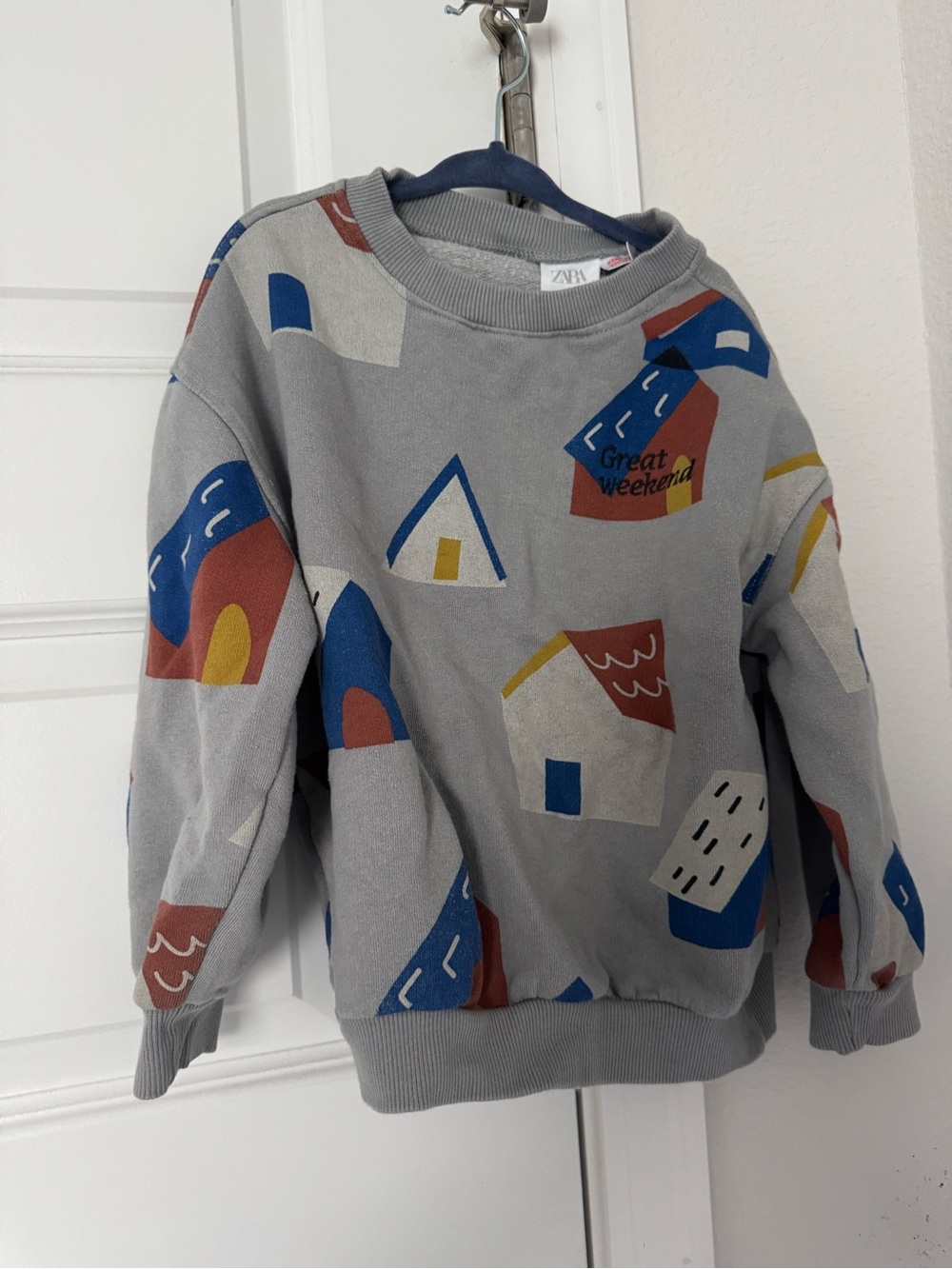 Zara Gray Sweatshirt with Blue and Rust House Motif